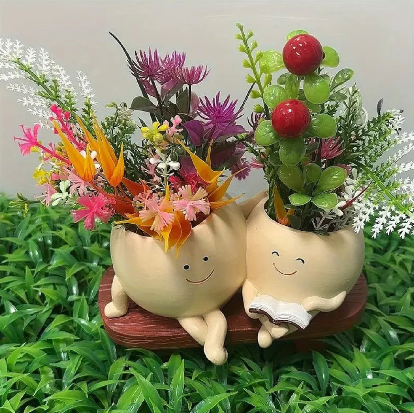 Twin Sitting Flower Pot